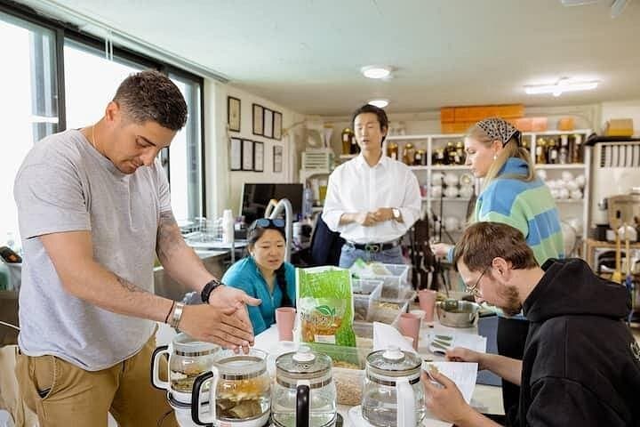 Herbal Tea Class & Korean Medicine Tour in Seoul — Make Your Own Medicinal Blend photo 3