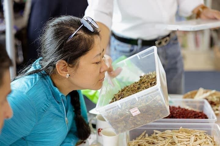 Herbal Tea Class & Korean Medicine Tour in Seoul — Make Your Own Medicinal Blend photo 4