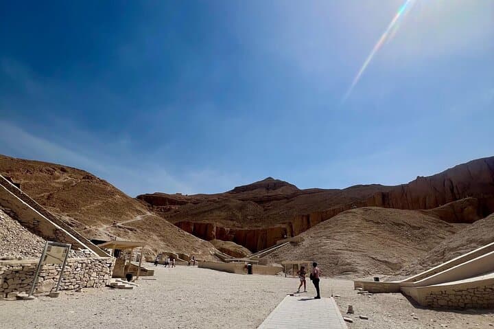 One-Day Private Tour of Luxor's East and West Banks: Valley of the Kings, Hatshepsut & Karnak photo 3