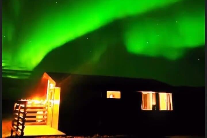 Northern Lights Experience from Reykjavík — Night-Sky Chase & Photography Guide photo 5