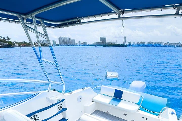 Private 30ft Yacht Rental in Miami: Charter Biscayne Bay for Groups up to 10 photo 4
