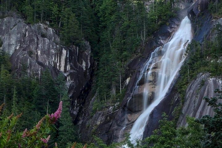 Sea-to-Sky Day Trip: Vancouver to Whistler Small-Group Tour photo 3