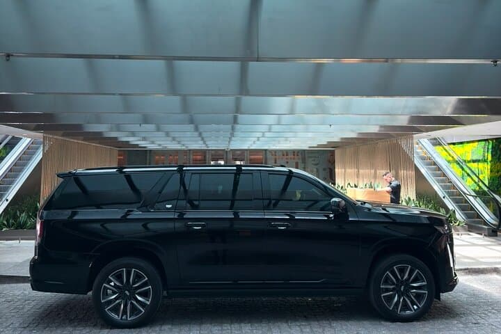 Miami Luxury Chauffeur: Private 3-Hour Cadillac Escalade Experience photo 4