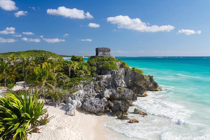 Guided Tour of Tulum Ruins with Round-Trip Transport from Cancún photo 2