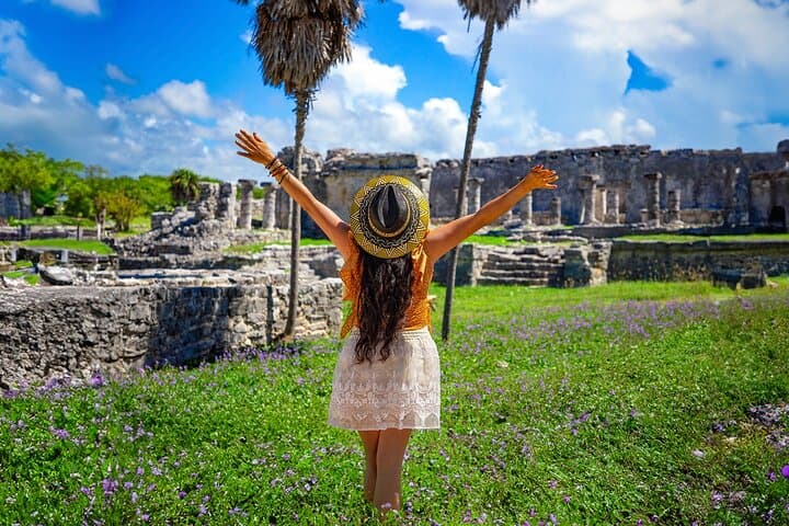 Guided Tour of Tulum Ruins with Round-Trip Transport from Cancún photo 3