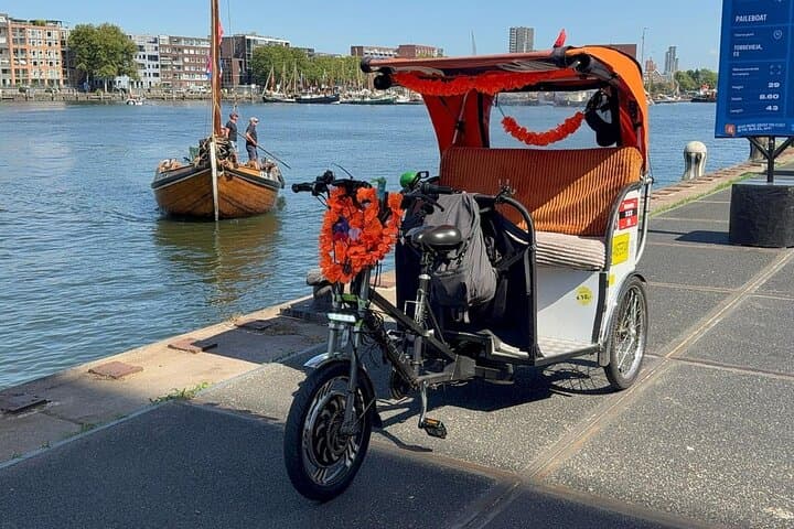 Amsterdam Pedicab & Rickshaw Highlights Tour — Private Guided City Ride