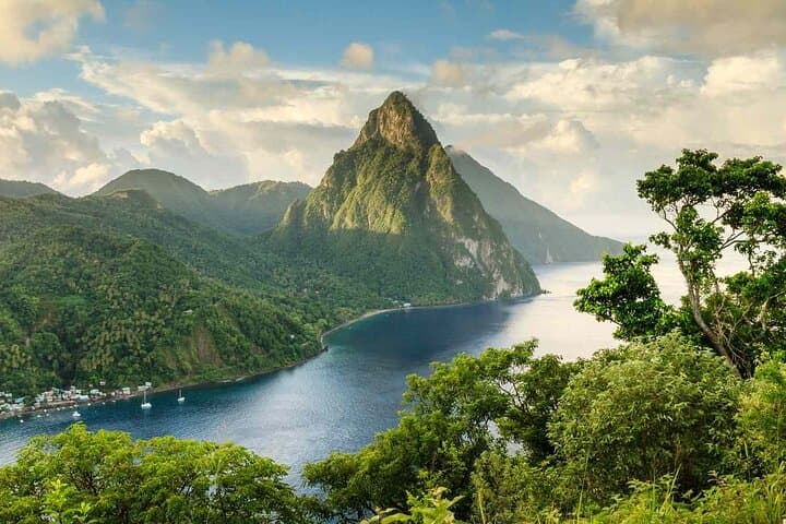 Round-the-Island Tour: Explore Saint Lucia's Highlights in 4–6 Hours