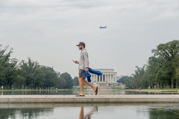 National Mall Small-Group Monuments Walking Tour: Navy, WWII & Lincoln photo 2