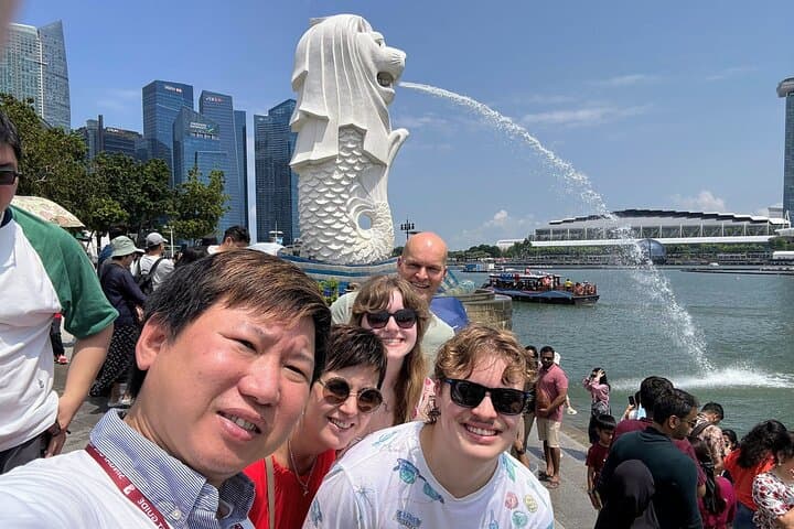 Customize Your Singapore: Private Car & Bus City Tour