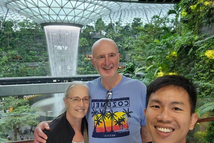Customize Your Singapore: Private Car & Bus City Tour photo 3