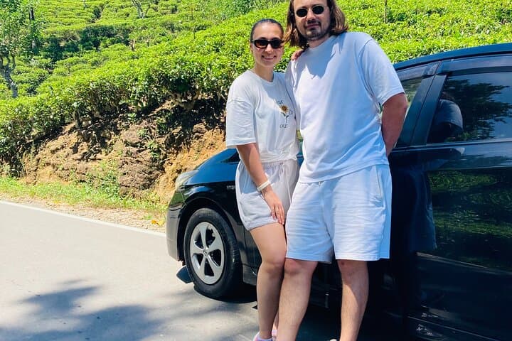 Sri Lanka Private Car & Driver — Full-Day 200km Private Transport from Negombo