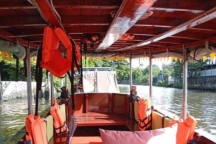 Bangkok Canal Cruise: Great Buddha, Thai Desserts & Riverside Café Afternoon Tour photo 2