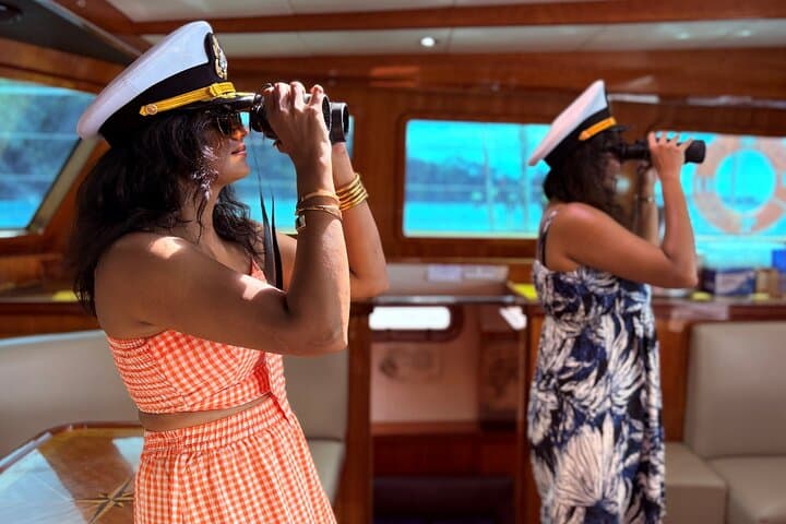 Jeju South Coast Day Tour: Yacht Cruise, Waterfalls & Mt. Hallasan Wetlands photo 5