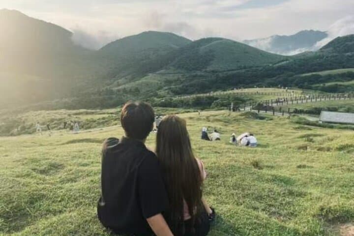 Full-Day Yangmingshan & Beitou: Hot Springs, Volcanic Vistas, and Flower Fields photo 4
