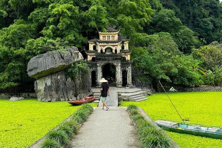 Ninh Binh Highlights Day Tour: Bich Dong, Trang An, Mua Cave & Hoa Lu