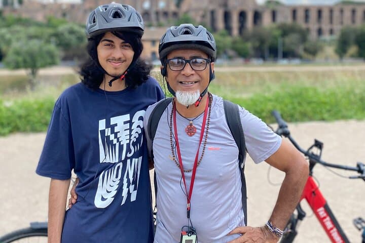 Rome by Bike: 4-Hour Rental with Castel Sant'Angelo Entry photo 4