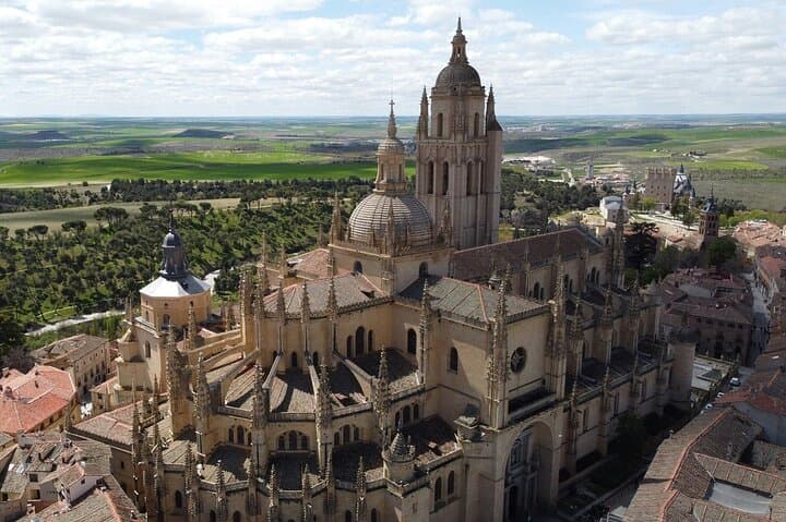 Inside Segovia's Alcázar and Cathedral: 2-Hour Guided Highlights photo 4