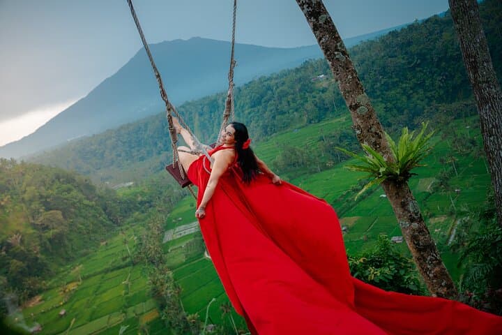 All-Inclusive Bali Instagram Tour — Lempuyang, Tegalalang & Jungle Swing photo 3