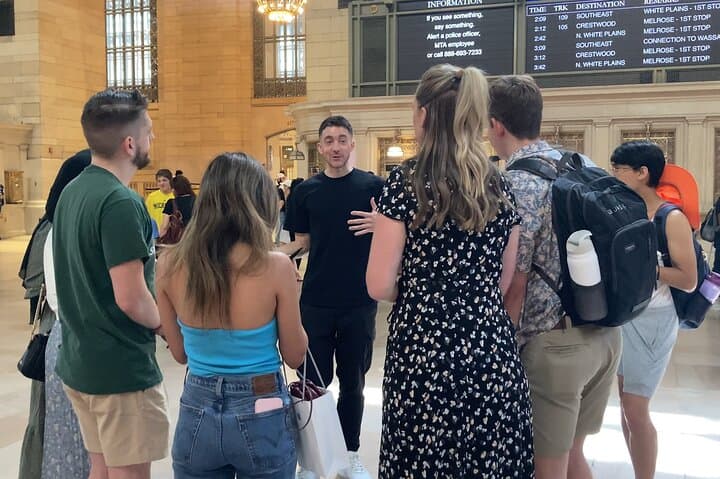 Sketch Grand Central: Beginner Urban Sketching Workshop in New York City photo 6