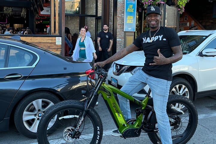 Lincoln Park Electric Bike Tour — Ride Chicago’s Lakefront & Navy Pier photo 4