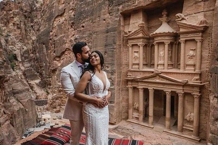 Private Petra Day Trip from Aqaba Port: Full-Day Guided Visit to the Siq and Treasury photo 2