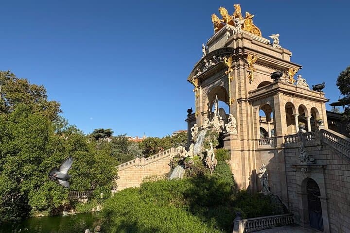 Barcelona Citadel Park & 1888 Expo Walking Tour — Arc de Triomf to Barceloneta (5 km) photo 2