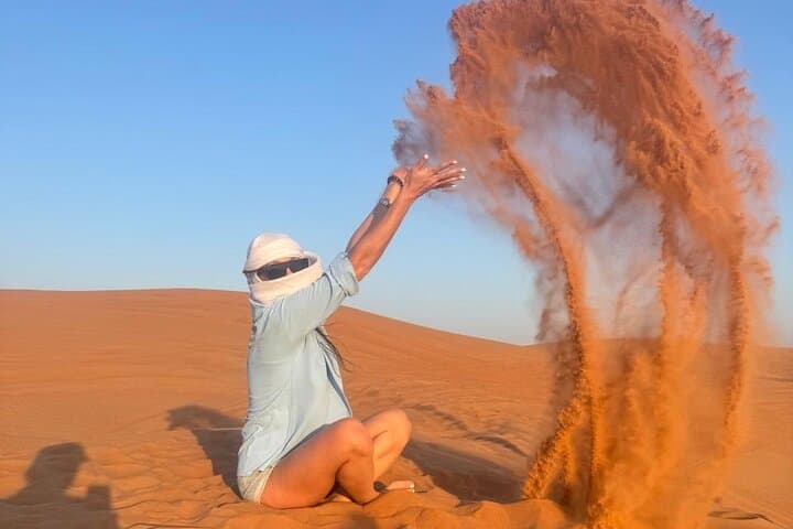 Dubai Desert Safari: Evening Dune Bashing, Sandboarding & BBQ Experience photo 4