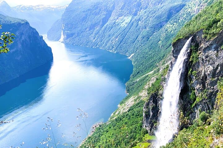 Geiranger Royal Route Private Shore Tour — Eagle Road, Djupvatnet & Farm Lunch photo 5