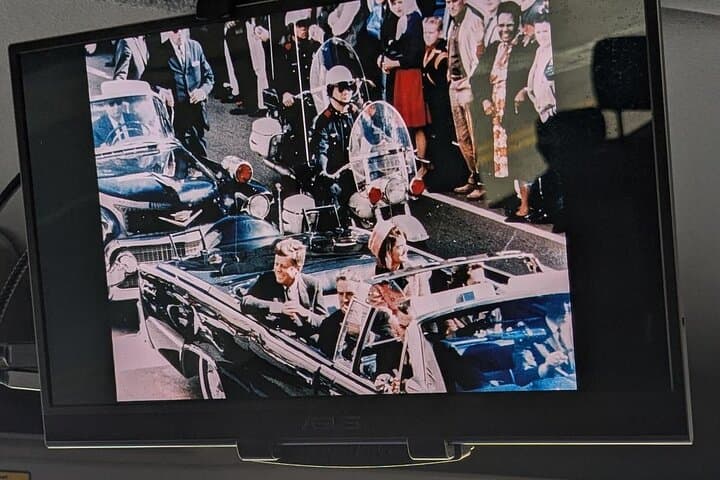 Dealey Plaza JFK Assassination Walking and Van Tour: Inside Dallas History photo 5