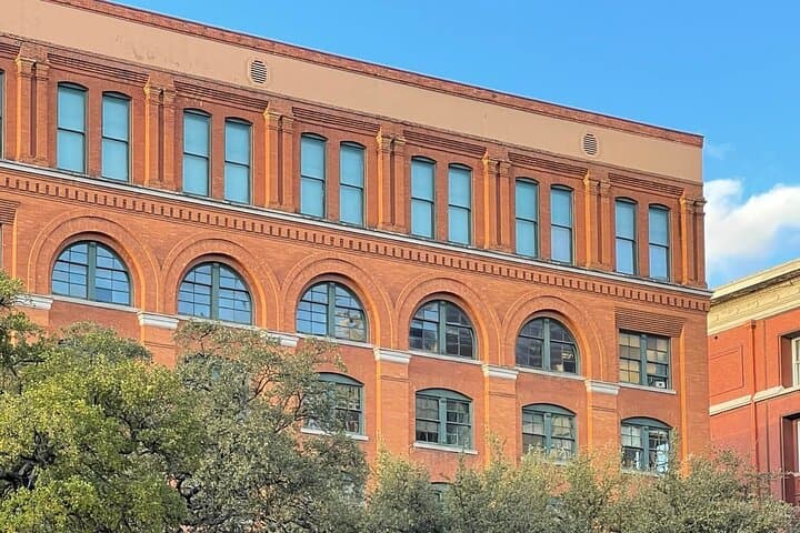 Dealey Plaza JFK Assassination Walking and Van Tour: Inside Dallas History photo 6