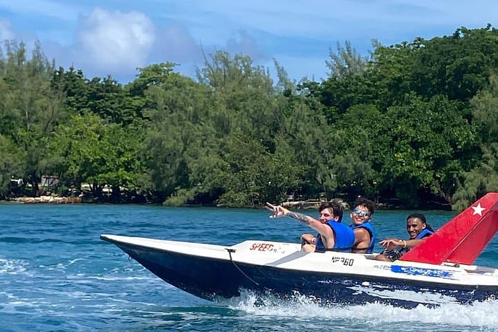 Self-Drive Speedboat to Swim with the Pigs: Nassau to the Exumas Adventure photo 4