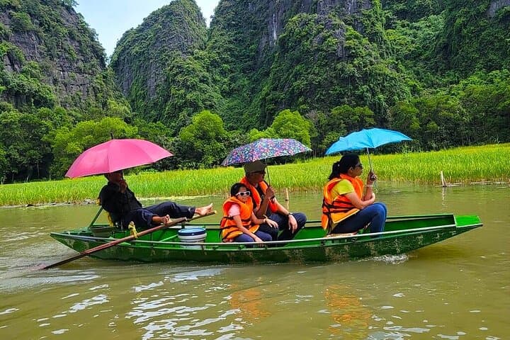 Hanoi to Ninh Binh Day Trip — Hoa Lu, Tam Coc Sampan & Mua Cave Viewpoint photo 3