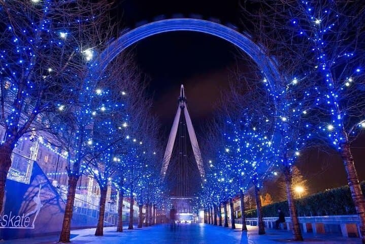 London Christmas Lights Night Tour — Open-Top Bus with Live Guide photo 4