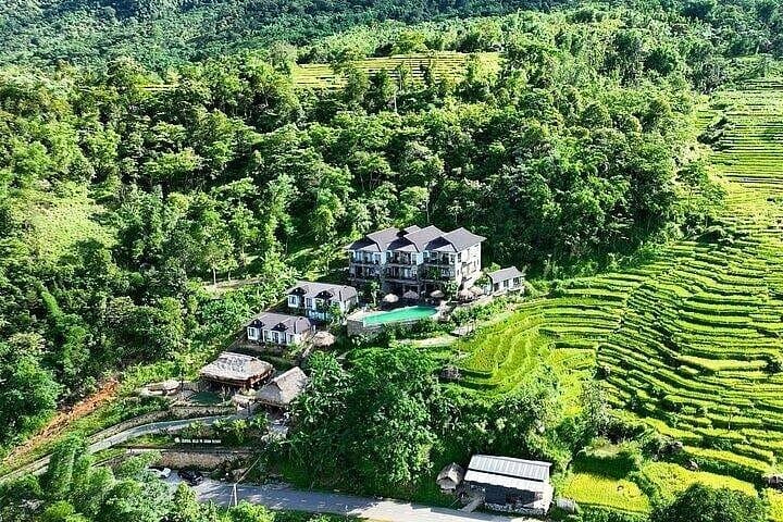 Pu Luong to Ninh Binh: 5-Day Rice Terrace Trek, Bamboo Raft & Trang An Caves photo 3