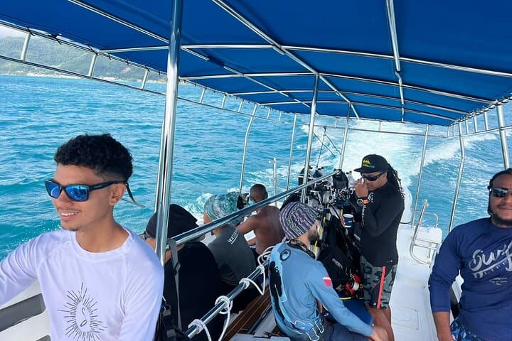 Double Dive Eden Island: Coral Reefs, Wreck and Guided Scuba in Seychelles photo 5