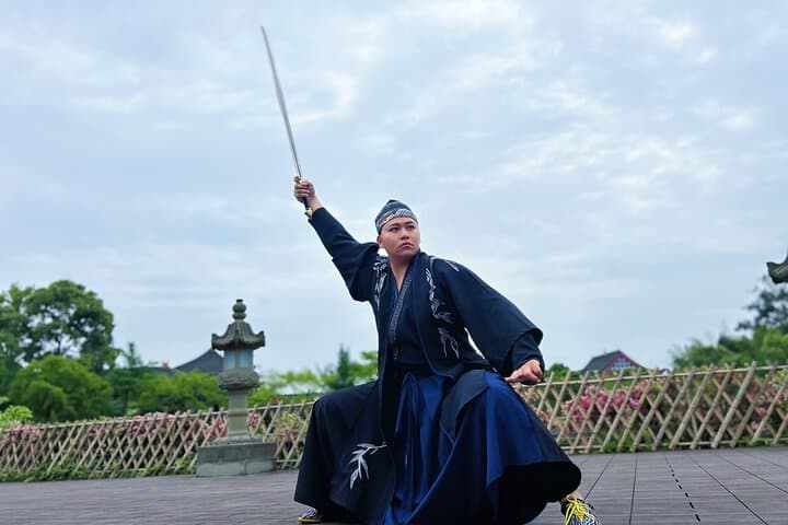 Train Emei Kung Fu with a Real Master — Leshan Day Experience photo 2