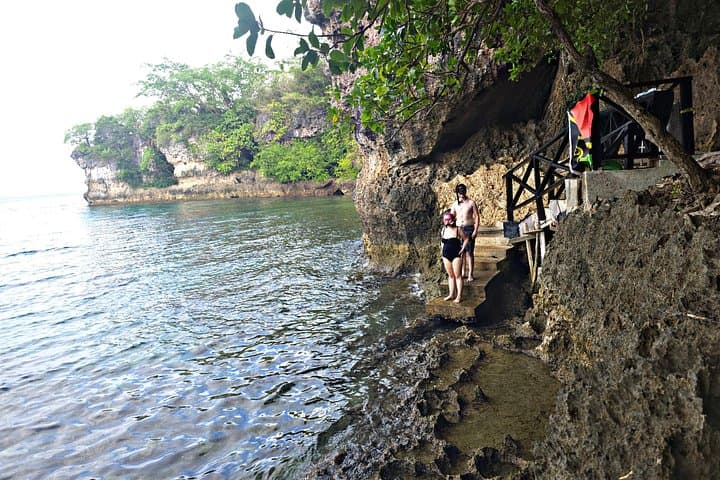 Pele Island Full-Day Snorkel and Village Experience from Port Vila photo 4