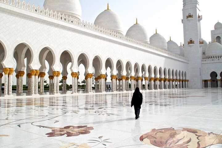 Abu Dhabi in a Day: Full-Day Cultural & Sightseeing Tour from Dubai photo 3