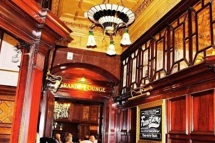Beatles Pubs Walking Tour: Explore Liverpool's Fab Four Hotspots photo 2