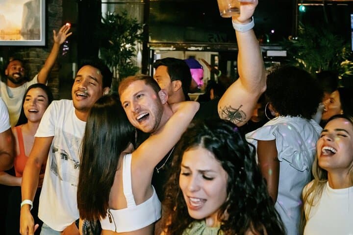 Miami Beach Pub Crawl & South Beach Clubbing Experience photo 3