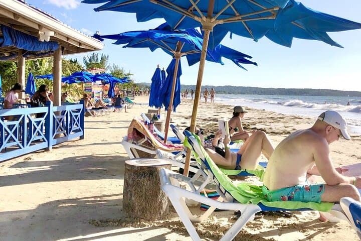 Discover the Allure of Rick's Cafe and 7 Mile Beach photo 5