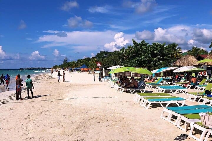Discover the Allure of Rick's Cafe and 7 Mile Beach photo 6