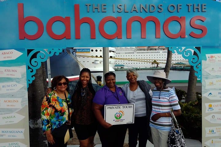 Private VIP Nassau Cultural & Beach Tour — Museums, Forts & Local Flavors photo 1