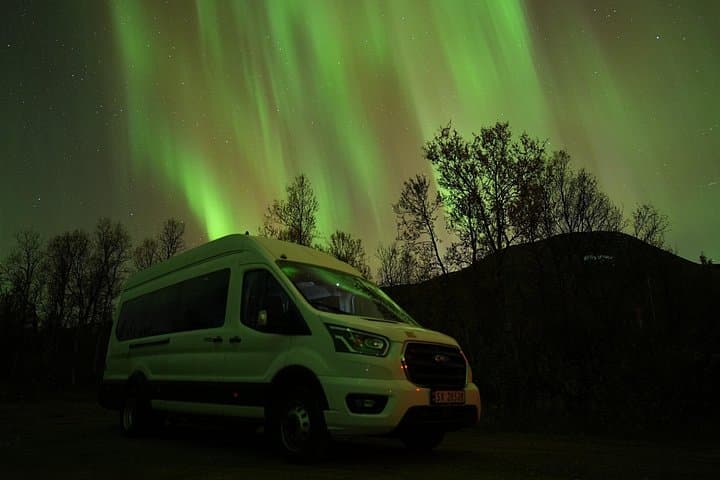 Tromsø Aurora Pathfinder: Northern Lights Photo Tour (English & Spanish) photo 2