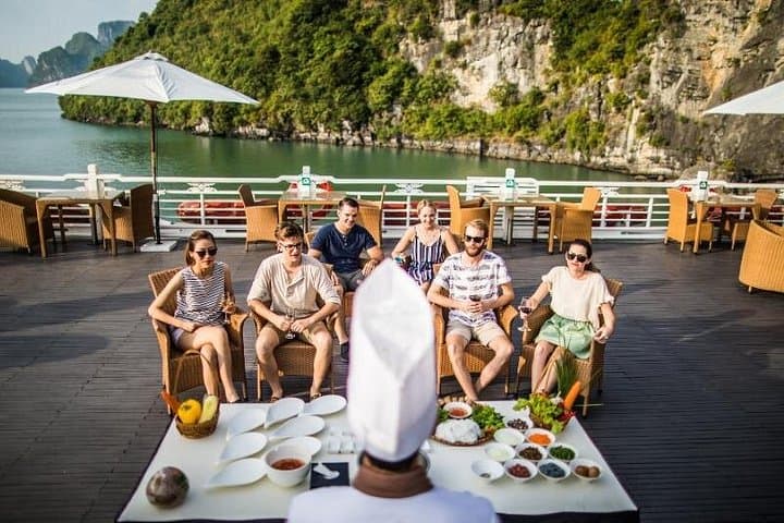 Explorer Halong Bay 2D1N — Kayak Ba Ham Lake & Tien Ong Cave Adventure photo 4