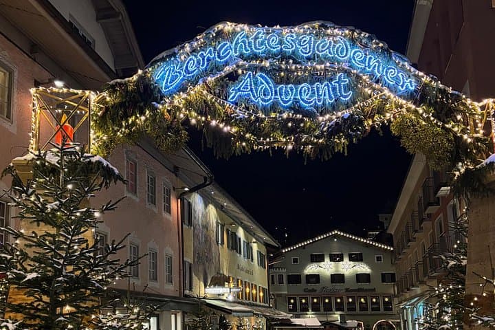 Berchtesgaden Private Christmas Market Walking Tour — Festive Alpine Stroll with Local Guide photo 1