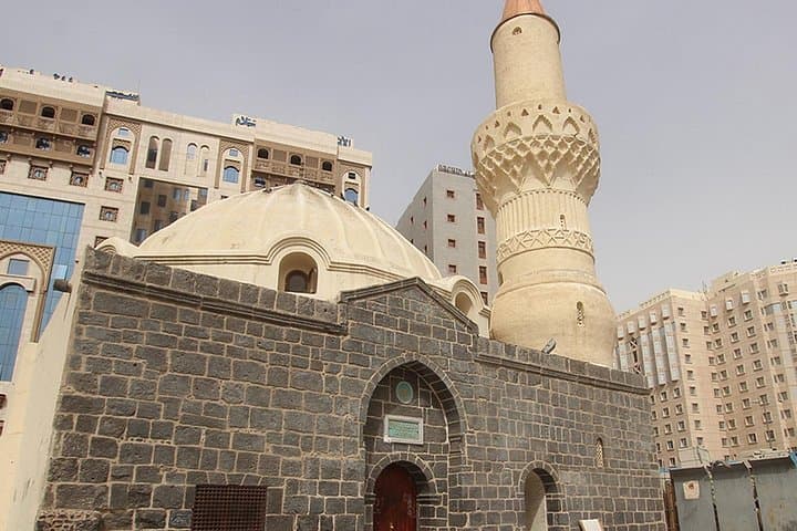 Half-Day Ziarah Tour in Madinah: Visit Quba, Uhud & Historic Mosques photo 3