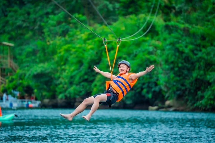 Paradise Cave & Hava Valley Day Trip: Zipline, Kayak and Cave Exploration from Dong Hoi