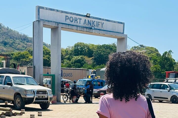 Diego Suarez to Ankify Private 4x4 Transfer — Scenic Drive to Ankify Harbor photo 4
