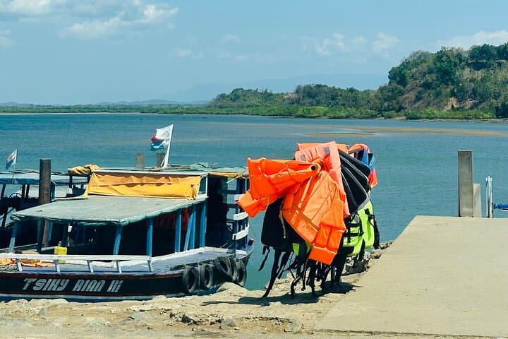 Diego Suarez to Ankify Private 4x4 Transfer — Scenic Drive to Ankify Harbor photo 6